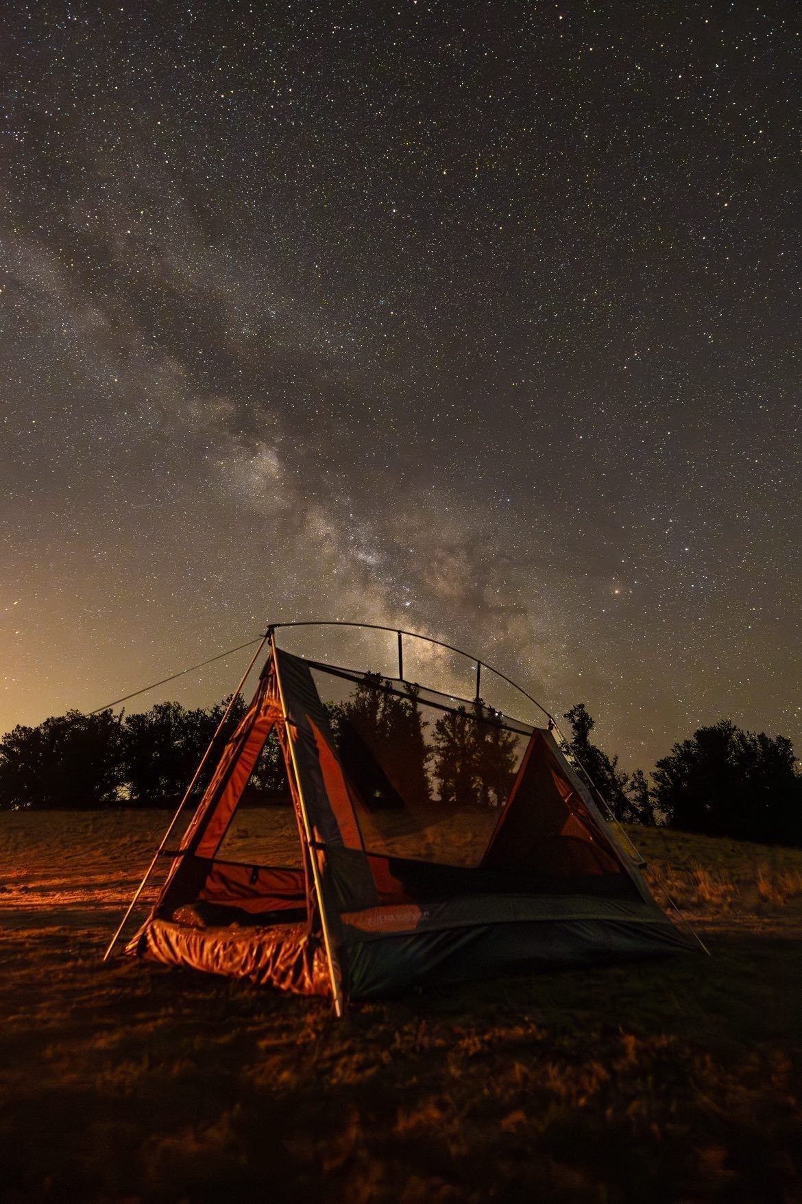 Sky View Stargazing Tent under a dark sky filled with stars