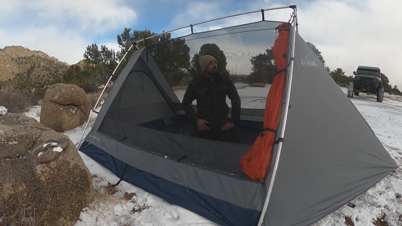 video showing how internal rainfly functions on a stargazing tent